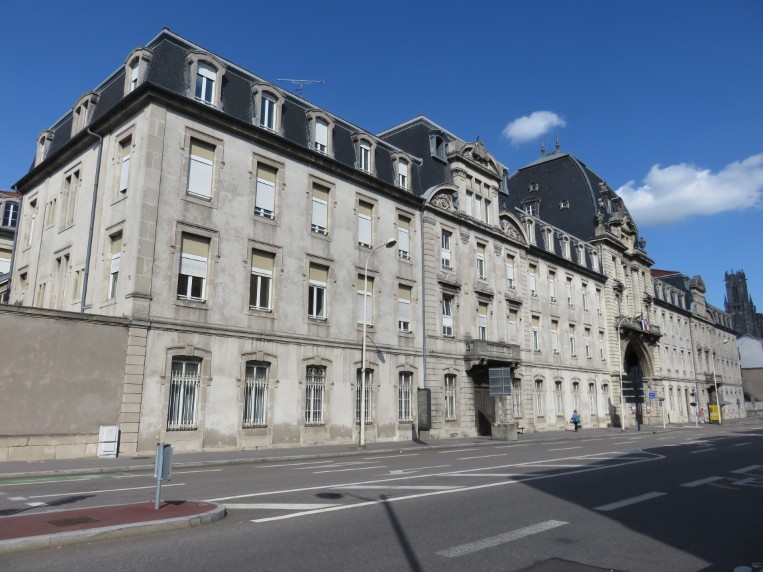 L'entrée de l'hôpital central de Nancy