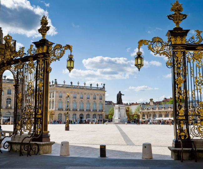 La place Stanislas à Nancy et ses grilles dorées