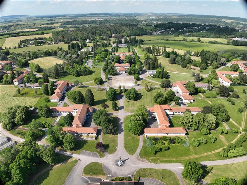 Vue aérienne du site du Centre Hospitalier Ravenel à Mirecourt