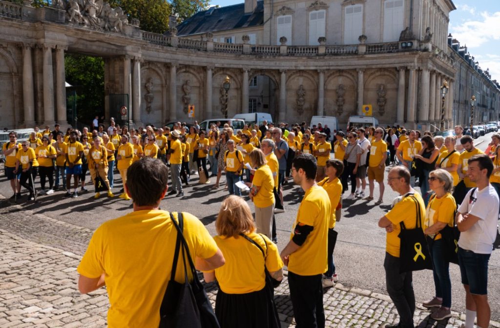 La foule de la marche jaune au cœur de Nancy