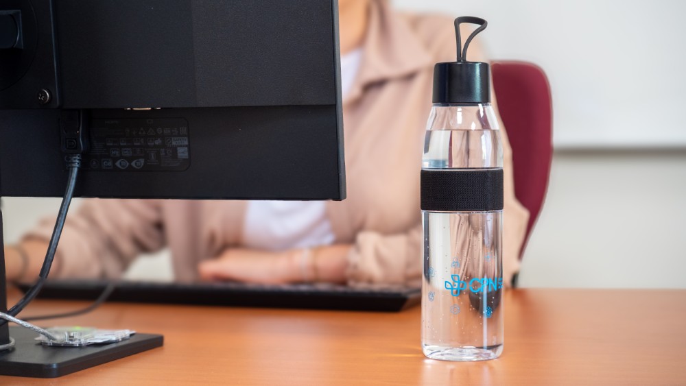 gourde CPN sur le bureau d'un agent
