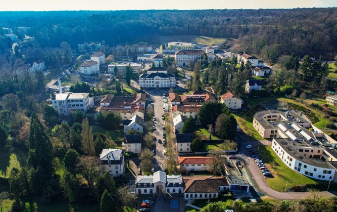 Vue aérienne du site du Centre Psychothérapique de Nancy à Laxou